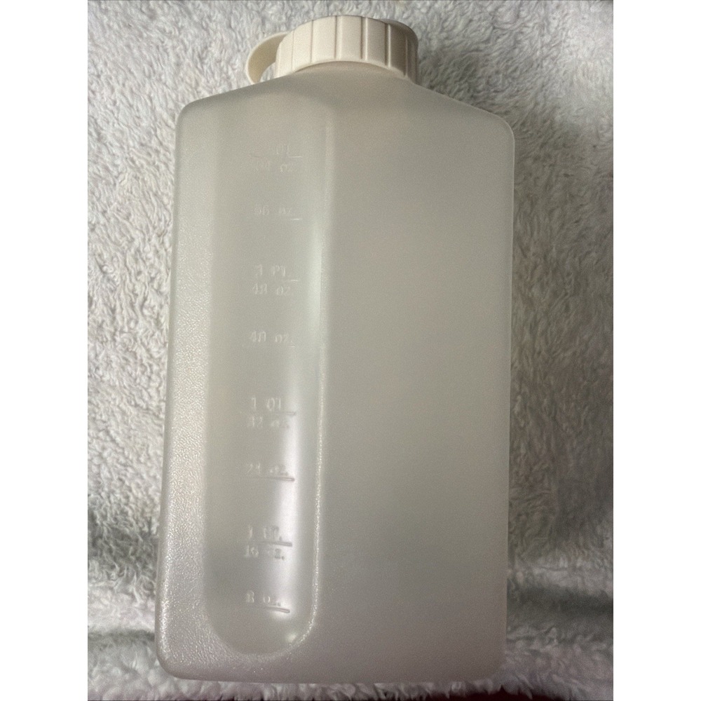 Vintage Rubbermaid 2 Quart 64 Oz Servin Saver Drink Beverage Pitcher Bottle